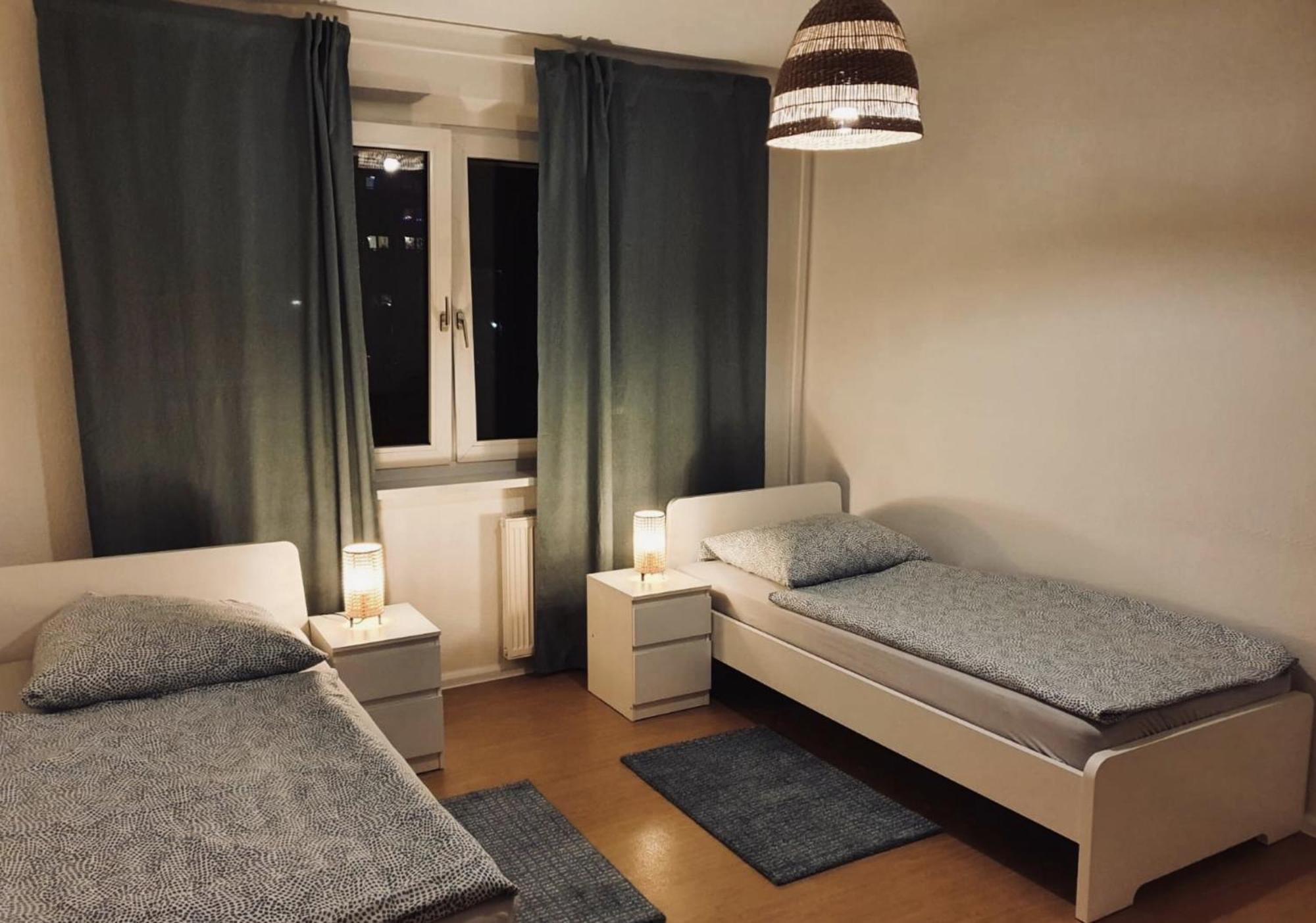 Riesige 3 Zimmer Wohnung am Grünauer Welle mit Balkon Leipzig Exterior foto